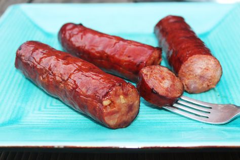 How to Cook Cajun Andouille Sausages | Livestrong.com How To Cook Boudin, Boudin Sausage, Andouille Sausage Recipes, Pork Cooking Temperature, Cooking Red Potatoes, Pork Tenderloin Oven, Ground Beef Breakfast, Cooking With Toddlers, Cajun Sausage