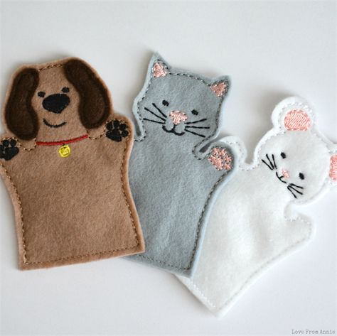 Finger Puppet Set - Dog, Cat and Mouse Felt Finger Puppets, Cute Sewing Projects, Cat And Mouse, School Craft, Puppet Making, Finger Puppet, Hairless Cat, Tin Art, Felt Decorations