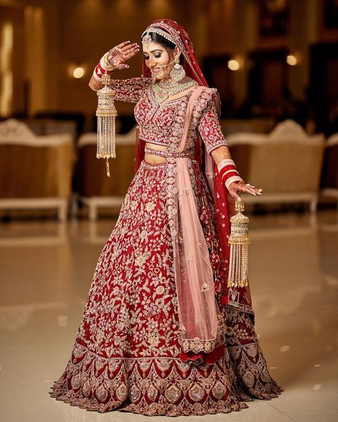 Bride Poses Long Dress Poses, Dupatta Draping, Dress Poses, Wedding Highlights Video, Bridesmaid Photoshoot, Bride Photos Poses, Bride Photos, Cinematic Wedding, Lightroom Presets For Portraits