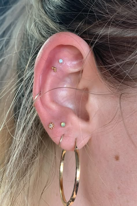 Stacked Lobe, Ear Lobe Piercings, Ear Art, Pretty Ear Piercings, Cute Ear Piercings, Ear Style, Cute Piercings, Lobe Piercing, Dope Jewelry