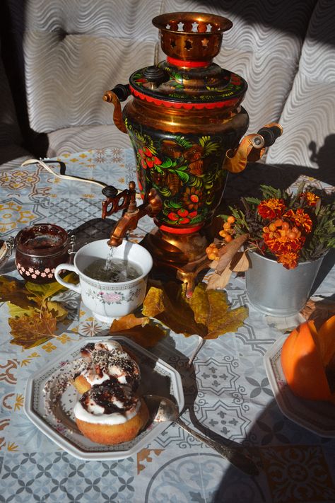 Russian Culture Aesthetic Food, Slavic Culture Aesthetic, Russian Cottagecore, Russian Thanksgiving, Babushka Aesthetic, Slavic Kitchen, Russian Culture Aesthetic, Old Russian Aesthetic, Russia Vibe