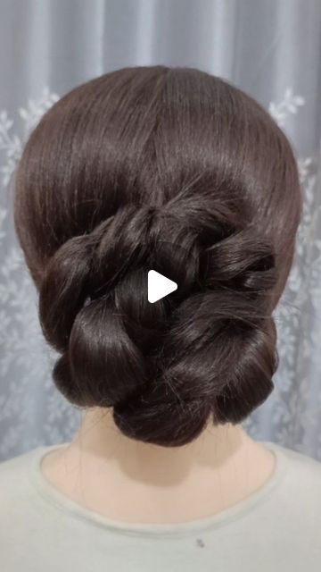 Radha Makeover, Radha Hairstyle, Radha Rani Hairstyle, Sheeshphool Hairstyles Bun, Radha Rani Makeup, Radha Eye Makeup, Hair Tutorials Easy, Up Hairstyles, Hair Goals