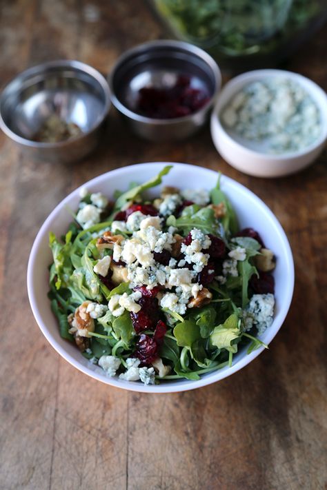 Arugula salad with walnuts, blue cheese and cranberries. A healthy, vegetarian and gluten-free salad recipe. #recipes #food #dinner #lunch #appetizer #snack  http://pickledplum.com/arugula-salad-healthy-recipe/ Salad With Walnuts, Arugula Salad Recipes, Blue Cheese Salad, Walnut Salad, Cranberry Recipes, Cheese Salad, Healthy Food List, Arugula Salad, Kids Diet