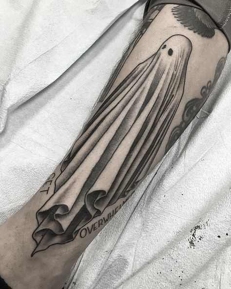 A Ghost Story walk-in on my man @eacob_jedwards 👻 I've got a few spots left this month so email noidolsnyc@gmail.com and let's get to work!… Realistic Ghost Tattoo, Scary Ghost Tattoo, Dark Horror Tattoo Designs, Sheet Ghost Tattoo, Halloween Tattoo Designs, Bats Tattoo, Piercing Men, A Ghost Story, Ghost Tattoo