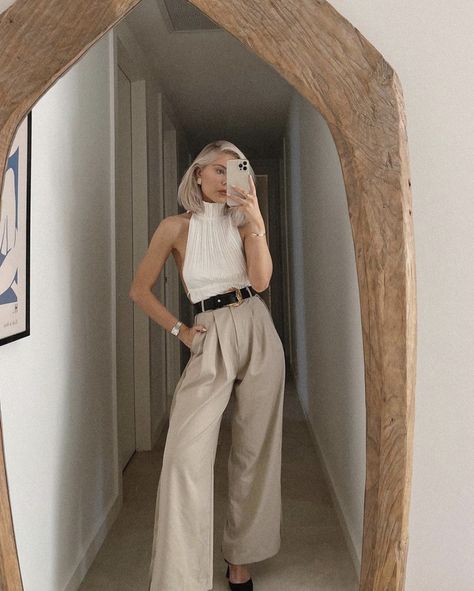 Nude Pants Outfit, Beige Outfit, Spring Fashion Trends, Pantalon Large, Business Casual Outfits, Work Attire, Outfit Casual, Retro Outfits, Classy Outfits