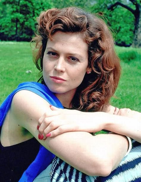 Sigourney Weaver Young, Conquest Of Paradise, Sigourney Weaver, Actrices Hollywood, Jolie Photo, Best Actress, Famous Celebrities, American Actress, Celebrities Female