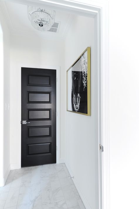 Painting Interior Doors Black, Painted Interior Doors, Minimalistic Interior, Black Interior Doors, Doors Interior Modern, Traditional Interior Design, Door Design Interior, Black Door, White Doors