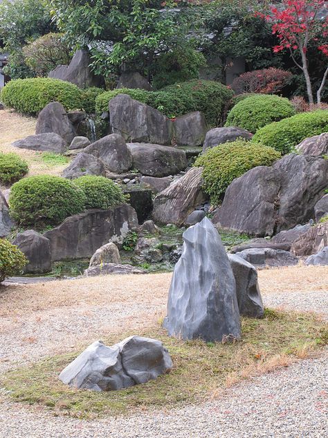 Rock Garden Japanese, Japanese Rock Garden Ideas, Japan Gardens, Japanese Rock Garden, Zen Rock Garden, Faux Rock, Zen Garden Design, Garden Waterfall, Modern Backyard Landscaping