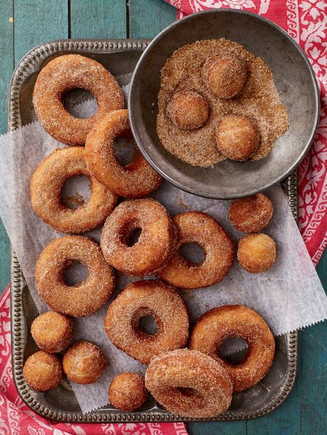 Maine Potato Doughnuts Recipe - add 1/4c dark cocoa powder and 1/4 finely chopped chocolate, omit nutmeg Potato Donuts, Apple Cider Donuts, Homemade Donuts, Doughnut Recipe, Bread Cake, Donut Recipes, Just Desserts, Recipe Ideas, Baked Goods