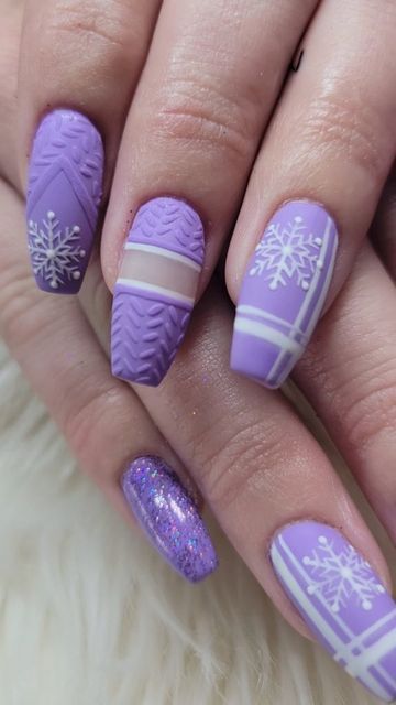 Purple Xmas Nails, Purple Christmas Nails, Rudolph Nails, Jersey Nails, Abstract Nails, Art Hacks, Acrylic Toes, Acrylic Toe Nails, Christmas Nails Easy