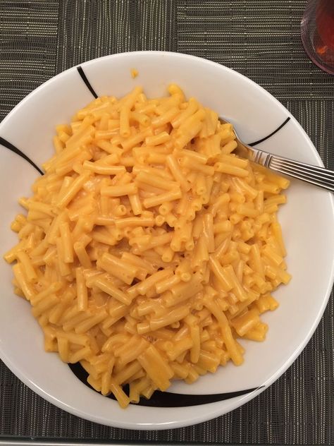 Kd Mac And Cheese, Kraft Mac And Cheese, Truffle Mac And Cheese, Cold Foods, Food Babe, Food Therapy, Yummy Comfort Food, Food Goals, Food Obsession