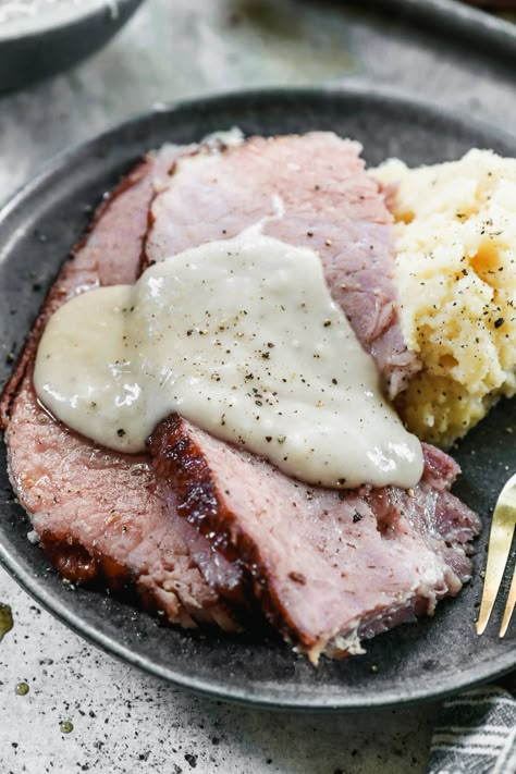 Ham Gravy {Easy 5-Minute Recipe!} – WellPlated.com Ham Gravy, Green Bean Casserole Crock Pot, Gluten Free Ham, Crockpot Mashed Potatoes, Baked Pork Tenderloin, Crockpot Pork Roast, 15 Bean Soup, Potato Gravy, Cauliflower Mashed Potatoes