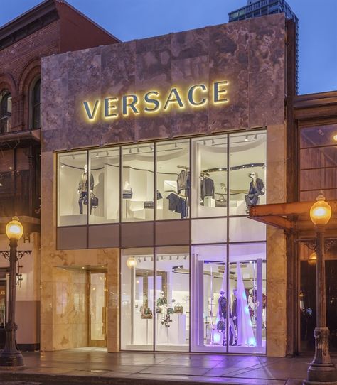 Versace Versace Store, Chicago Luxury, Commercial Design Exterior, Shop Facade, Store Design Boutique, Building Front, Storefront Design, Building Elevation, Ultra Luxury