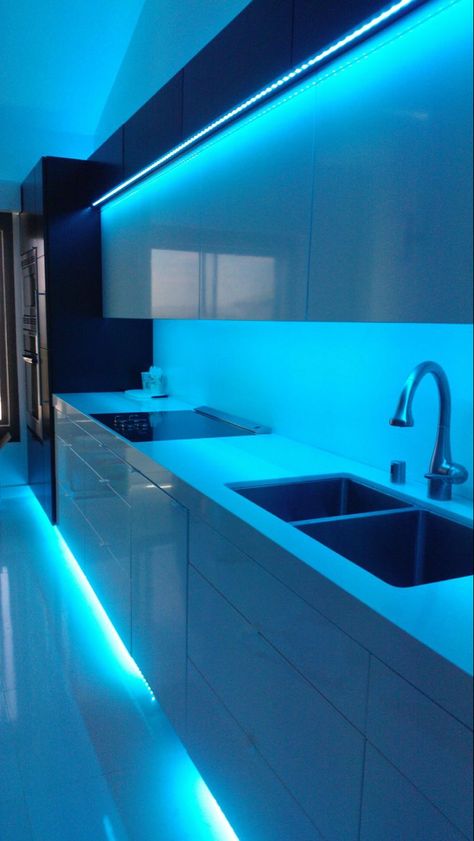 White Kitchen With Led Lights, Kitchen Decor Led Lights, Led Lights In House, Led Lights Kitchen Ideas, Led In Kitchen, Led Countertops, Led Lights In Kitchen, Kitchen With Led Lights, Led Apartment