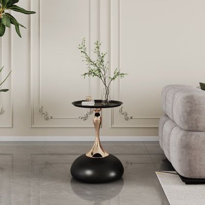 Round coffee table modern