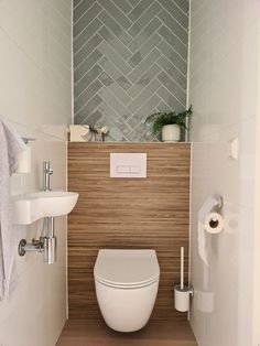 Scandi Cloakroom Toilet, Small Toilet Design, Wc Ideas, Small Downstairs Toilet, Toilet Room Decor, Wc Design, Small Toilet Room, Small Bathroom Interior, Bathroom Shower Design