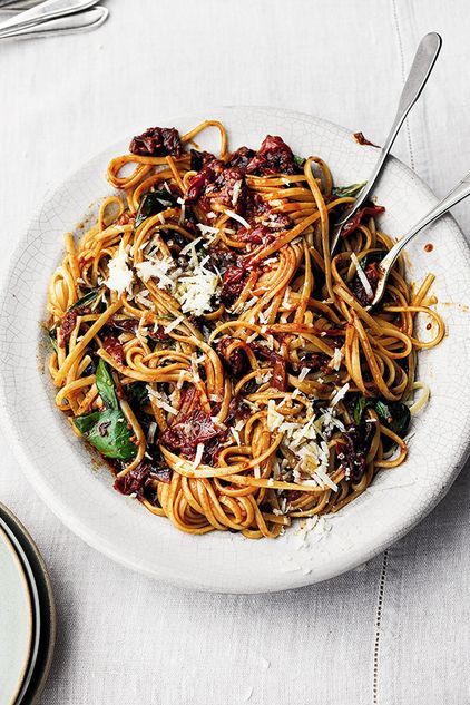 Yotam Ottolenghi's fettuccine with spiced cherry tomato sauce - The Mail Otto Lenghi, Yotam Ottolenghi Recipes, Ottolenghi Recipes, Cherry Tomato Sauce, Food Simple, Veggie Delight, Yotam Ottolenghi, Pasta Dinner Recipes, Vegetarian Dinners