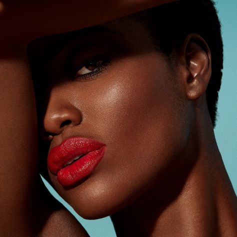 RED CRÈME BUNDLE – KKW BEAUTY Celebrity Beauty Secrets, African American Beauty, Red Shades, Beauty And Makeup, Makeup News, Kim Kardashian West, Kkw Beauty, Matte Lipsticks, Creme Lipstick