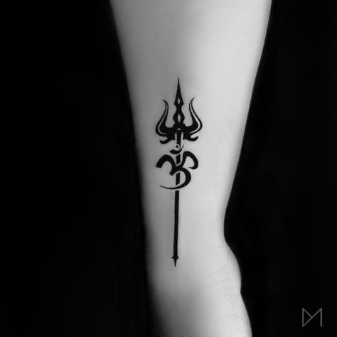 Trishul/trident + Om tattoo Hindu Trident Tattoo, Trident And Snake Tattoo, Om And Trishul Tattoo, Unalome Om Tattoo, Shiva Trident Tattoo, Shiv Trishul Tattoo, Trisula Tattoo Design, Small Trishul Tattoo, Durga Tattoo