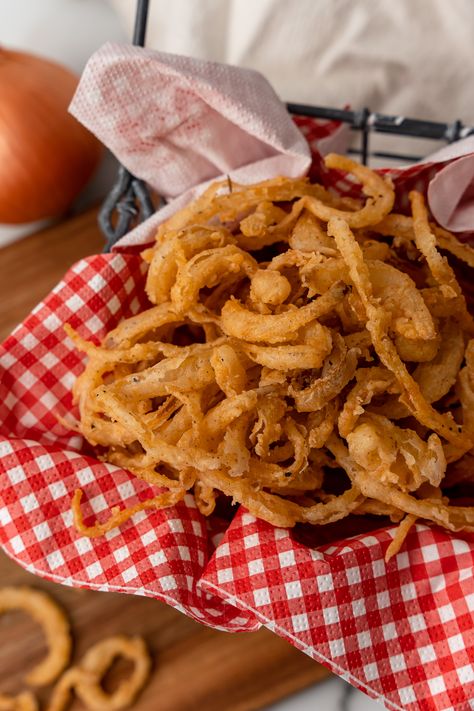 Homemade French Fried Onions, Crispy Onion Straws, Onion Straws, Slow Cooker Green Beans, Blooming Onion, Random Recipes, French Fried Onions, Crispy Onions, Campfire Cooking