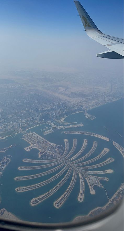 Dubai Airplane View, Dubai From Plane, Dubai Aesthetic Photography, Emirati Lifestyle, Dubai Flight, Skydiving In Dubai, Uae Aesthetic, Emirates Flights, الإمارات العربية المتحدة