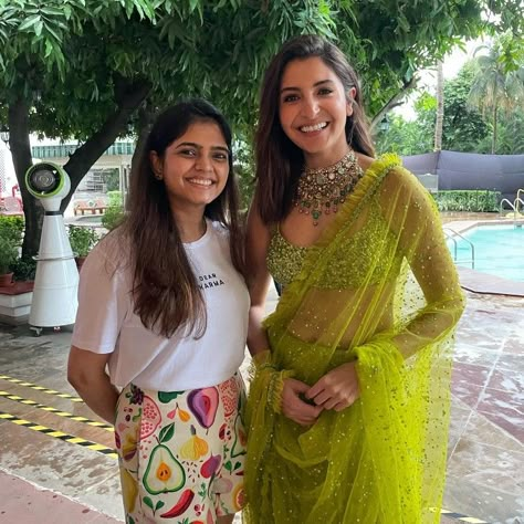 Anushka Sharma Traditional, Anushka Sharma Saree, Haldi Ceremony Outfit, Mehendi Outfit, Mehndi Dress, America Outfit, Indian Outfits Lehenga, Indian Dresses Traditional, Anushka Sharma