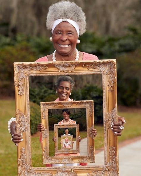 LongqiHair,Light Up Your Life! on Instagram: “My baby is 1 lucky girl! Grandma, Great grandma and her Great Great grandma are all in her life!!! 👵🏾 Who all gets to say that?!!! Thank…” Four Generation Pictures, Generational Photos, Family Generation Photography, Mother Day Photoshoot, Mother Day Photoshoot Mini Sessions, Generation Pictures, Generations Photography, Boho Mother, Baby Milestones Pictures