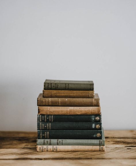 CulturallyOurs - Perfectly Imperfect - The Japanese Concept Of Wabi-Sabi - CulturallyOurs Pile Of Books, Beautiful Centerpieces, Book Images, Stack Of Books, Novel Writing, Download Free Images, Successful People, Classic Books, Book Aesthetic