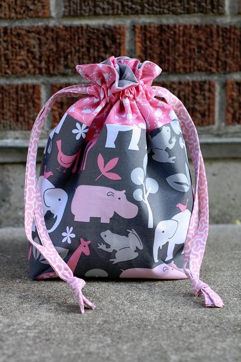 In Color Order: Lined Drawstring Bag Tutorial Lined Drawstring Bag Tutorial, Drawstring Bag Tutorial, Lined Drawstring Bag, Sewing Classes For Beginners, Drawstring Bag Diy, Drawstring Bag Tutorials, Drawstring Bag Pattern, Basic Sewing, Diy Bags