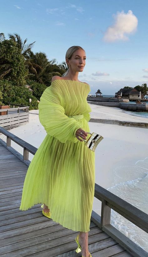 Ball Gown Dresses Elegant, Neon Party Dress, Guest Dress For Wedding, Evening Wedding Guest Dress, Wedding Guest Aesthetic, Beach Formal Dress, Ball Gown Costume, Wedding Guests Dress, Ankle Length Prom Dress