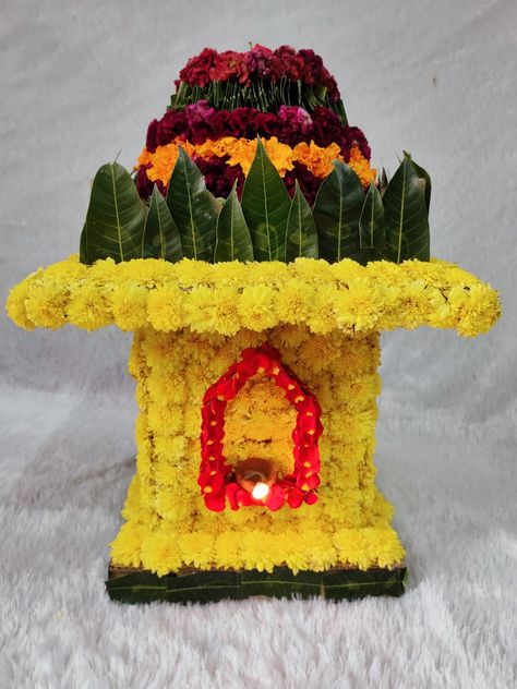 Bathukamma ideas#bathummacraft Unique Bathukamma Ideas, Creative Bathukamma Ideas, Bathukamma Making Ideas, Bathukamma Designs, Batukamma Decoration, Bathukamma Decoration Ideas, God Rangoli, Poo Kolam, Saree Kuchu New Designs