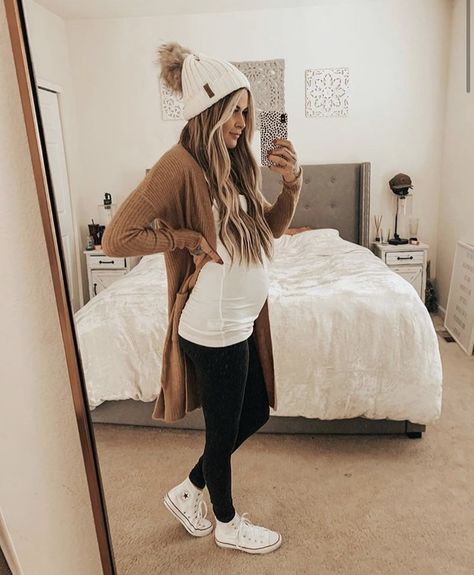 Pregnancy Winter Outfits, Hot Pregnancy Outfits, Mom Outfits Winter, Gender Reveal Outfit, Pregnant Women Fashion, Pregnancy Fashion Winter, Fall Maternity Outfits, Casual Maternity Outfits, Winter Maternity Outfits