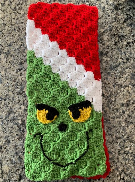 Crochet Grinch Scarf Free Pattern, Snowman Scarf Pattern, Christmas Crochet Scarf, Grinch Scarf, Christmas Scarf Pattern, Christmas Scarf Crochet, Scarf Pattern Design, Crochet Scarf For Beginners, Crochet C2c Pattern