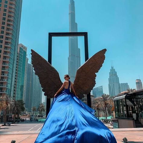 Dubai Bling, Dubai Photoshoot, Photo Shoot Style, Dress For Photoshoot, Blue Long Dress, Flying Dress, Dubai Lifestyle, Long Blue Dress, Palm Jumeirah