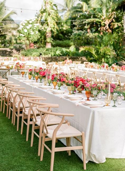 A Beachy, Bougainvillea-Filled Wedding in Maui, Hawaii Eclectic Wedding Invitations, Tropical Wedding Reception, Jewish Wedding Traditions, Hawaii Luxury, Weddings In Hawaii, Summer Wedding Decor, Martha Weddings, Hawaii Destination Wedding, Rattan Chairs