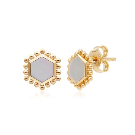 A stunning pair of gold plated 925 sterling silver in a contemporary hexagonal design. Simple Stud Earrings, Garnet Pendant, Earrings Inspiration, Earrings In Gold, White Earrings, Pearl Stud Earrings, Pearl Studs, Gold Plated Silver, Gold Earrings Studs