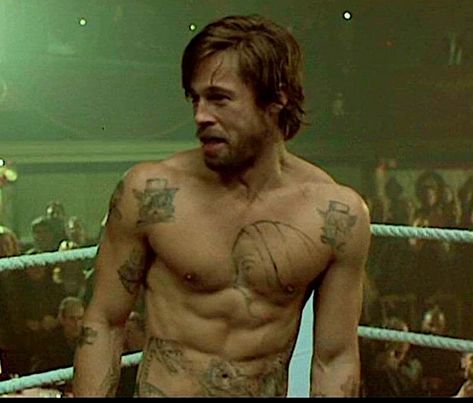 How Brad Pitt Got Shredded for ‘Snatch’: Boxing Workout | Men's Journal Brad Pitt Workout, Superhero Academy, Movie Tattoos, Push Up Workout, Ricky Gervais, Guy Ritchie, Tyler Durden, Monty Python, Jason Statham