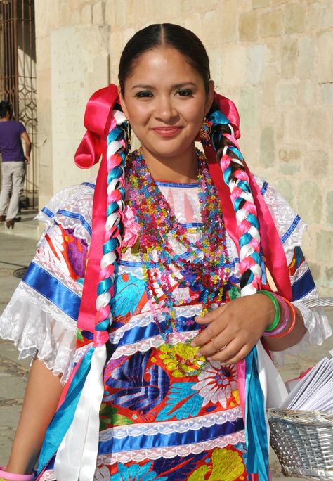 Oaxaca Mexico Mexicana | This woman is dressed in a pretty Mazatec huipil to serve as an attendant at a wedding in Oaxaca city Mexican Hairstyles, Looks Adidas, Traditional Mexican Dress, Ballet Folklorico, Mexican Fashion, Mexico Culture, Mexican Women, Mexican Girl, Mexican Dresses