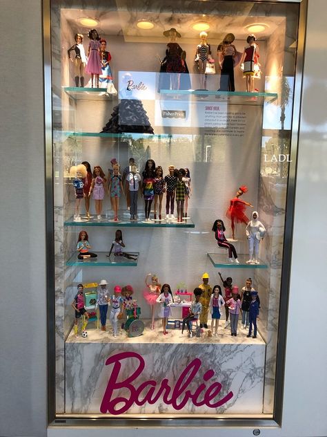 Doll House Display Ideas, Barbie Collection Display Ideas, Dolls Display Ideas, Barbie Display Ideas Shelves, Barbie Display, Barbie Collection Display, Barbie Display Ideas, Doll Clothes Storage Ideas, Barbie Storage