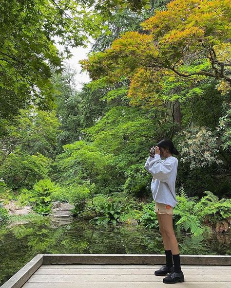 Aquarium Pictures, Aesthetic 2023, Photoshoot Aesthetic, Gardening Outfit, Outdoor Photoshoot, Pic Pose, Garden Pictures, Aesthetic Indie, Best Photo Poses