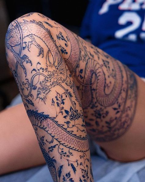 Dragon Leg Tattoo, Stile Pin Up, 16 Tattoo, Blue Tattoo, Tattoos Geometric, Leg Tattoo, Dope Tattoos, Fine Line Tattoos, Line Tattoos