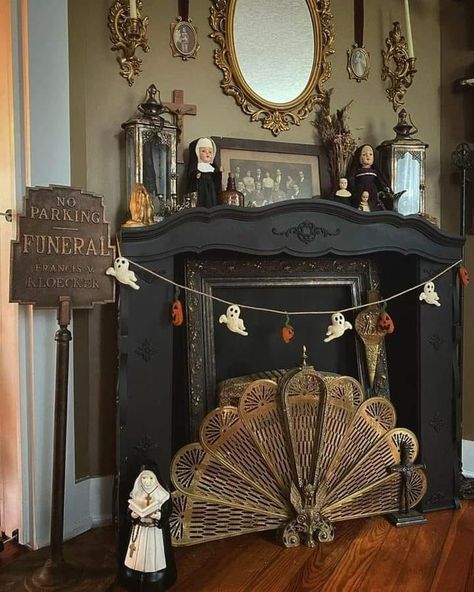 (20+) Facebook Dark Fireplace Mantle, Dark Eclectic Living Room, Gothic Victorian Home Decor, Vintage Gothic Home Decor, Dark Room Ideas, Dark Fireplace, Gothic Victorian Homes, Victorian Gothic Aesthetic, Dark Academia Living Room