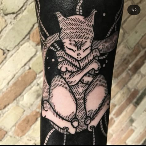 Mewtwo Tattoo Design, Eboy Tatts, Mewtwo Tattoo, Pokemon Tattoos, Learn To Tattoo, Solid Black Tattoo, Pokemon Black, Cool Pokemon Wallpapers, Pokémon Black And White