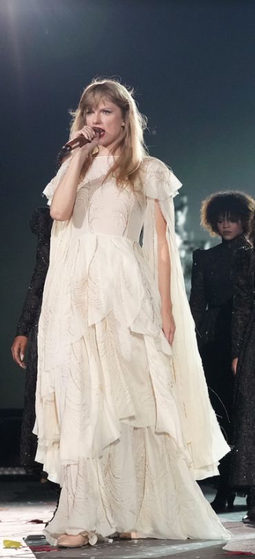 Who made Taylor Swift's white ruffle dress? White Folklore Dress, Taylor Swift Gown, Folklore Dress, Taylor Swift Dress, White Ruffle Dress, Estilo Taylor Swift, Fairy Wedding, Taylor Swift Outfits, Taylor White