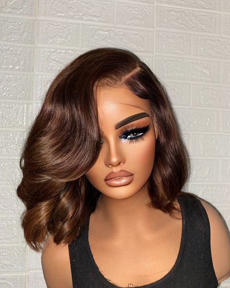 SUMMER TIME VIBES 😍😍 We not playing over here PARIS Flirty Bob SOFT BROWN Side Part ✨ 5x5 HD lace GLUE-LESS unit Available for purchase 🤎 TEXT TO ORDER: 484-475-6470 or click the link in bio for EXPRESS SHIPPING -Hair: raw Indian luxe wave with 5x5 HD closure -Size: 21”-23” circumference -Elastic Adjustable Band for glue-less wear ALL Custom signature units include: ✅Custom machine made ✅Tailored to fit clients head measurements ✅Premium Bundles & HD lace included ✅Glue-less/easy i... Bob Loose Curls, Side Part Closure Bob, Side Part Bob Hairstyles, Side Bob, Edges Tutorial, Wig Installation, Side Part Bob, Lace Glue, Brown Hairstyles