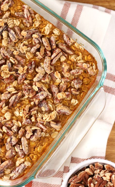 Easy Maple Pecan Pumpkin Baked Oatmeal Recipe from A Kitchen Addiction Pecan Pumpkin Pie, Pecan Streusel Topping, Pumpkin Baked Oatmeal, Pecan Oatmeal, Pie Pecan, Maple Oatmeal, Pecan Pumpkin, Pumpkin Pecan Pie, Baked Oatmeal Recipes