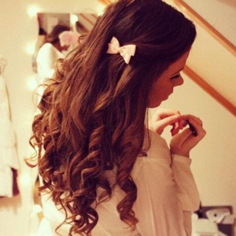 Cute Hair Clip, Curled Hair, Simple Hair, Tiny Bow, Have Inspiration, Cute Hair, Hair Envy, Dream Hair, Long Curly Hair