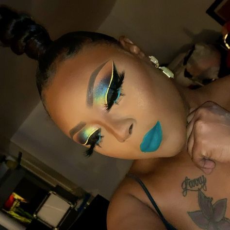 ⠀⠀⠀⠀⠀⠀⠀⠀⠀⠀Bяιαиα Mαяιє🎀 on Instagram: “TWEET TWEET 🐣🐝🦋🌧 STORY TIME + Makeup Tutorial ‼️ Now Up 🤩 I wanna thank all my dolls for sticking with me as I continue to GROW ‼️ I love…” Bold Eye Makeup, 32 Birthday, Barbie Makeup, Makeup For Black Skin, Makeup Is Life, Makeup School, Bold Eyes, Makeup Idea, School Makeup