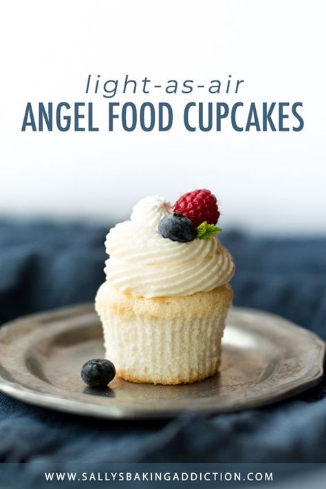 Light Summer Desserts, Angel Food Cupcakes, Summer Cupcakes, Food Cupcakes, Dinner Party Desserts, Dessert Party, Easy Summer Desserts, Light Desserts, Cupcake Recipe