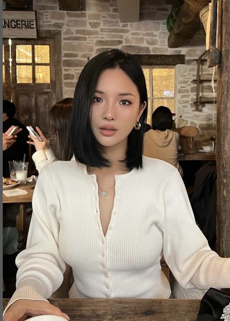 Bob All One Length, Bob Hairstyle Asian Women, Asian Bob Haircut Oval Face, Korean Lob Haircut, Short Haircut Black Hair, Asian Short Hair Women, Bob Hairstyles For Asian Women, Long Bob Asian, Bob Asian Hair